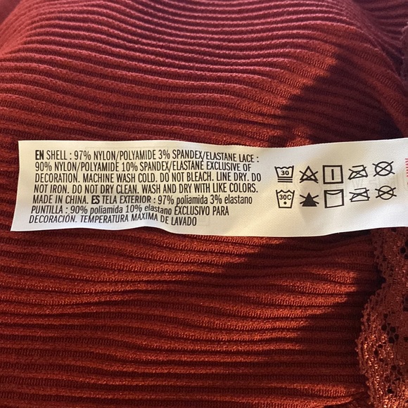 Forever 21 Scalloped Floral Lace-Trim Ribbed Bodysuit - Picture 6 of 6